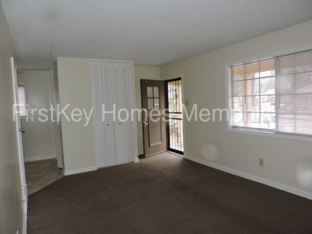 Building Photo - 4073 Cottonwood Rd