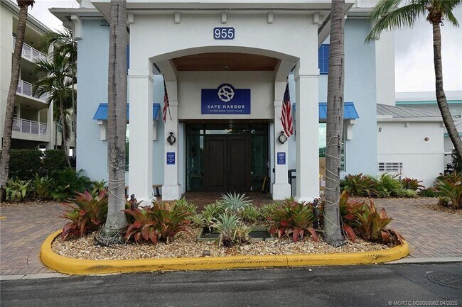 Foto del edificio - 975 NW Flagler Ave
