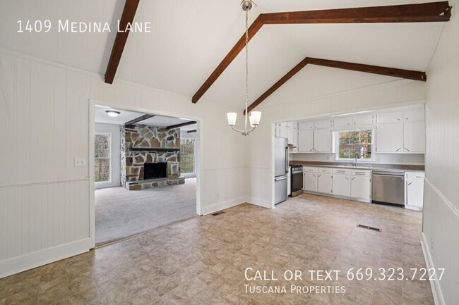 Foto del edificio - 1409 Medina Ln