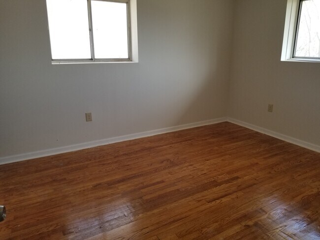 Dormitorio 2 - 3903 Corse Ave