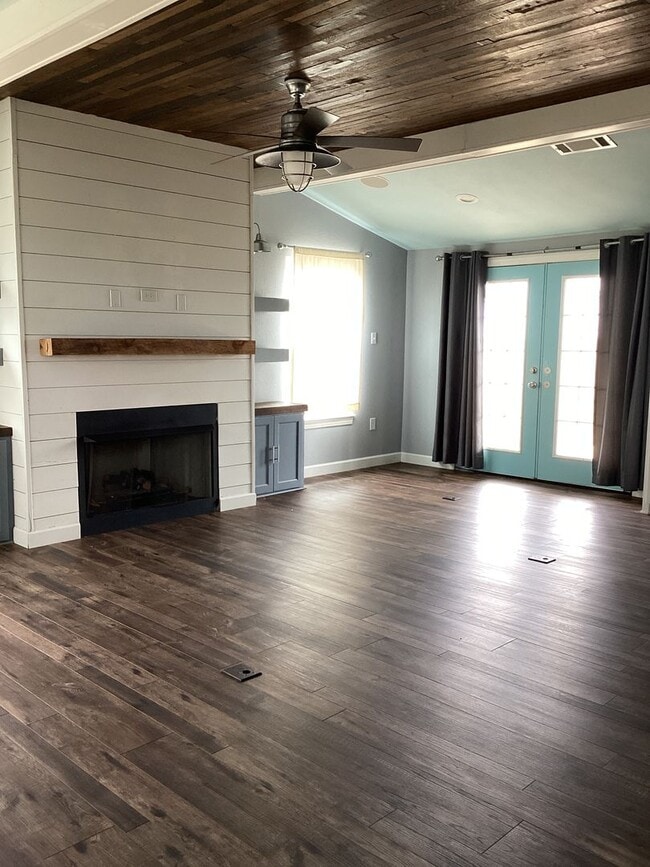 Building Photo - Beautiful 3 Bed House - Horses Allowed!!