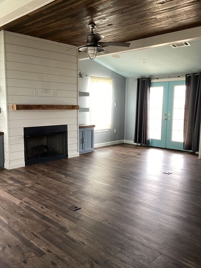 Foto del edificio - Beautiful 3 Bed House - Horses Allowed!!