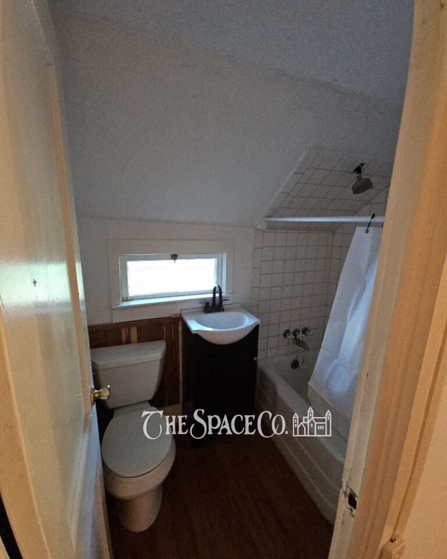 Building Photo - Charming 1BR in the Heart of Charleston — 46½ Vanderhorst Street Unit A