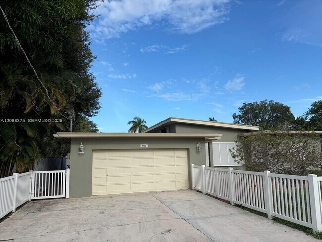 Foto del edificio - 800 SW 8th Terrace