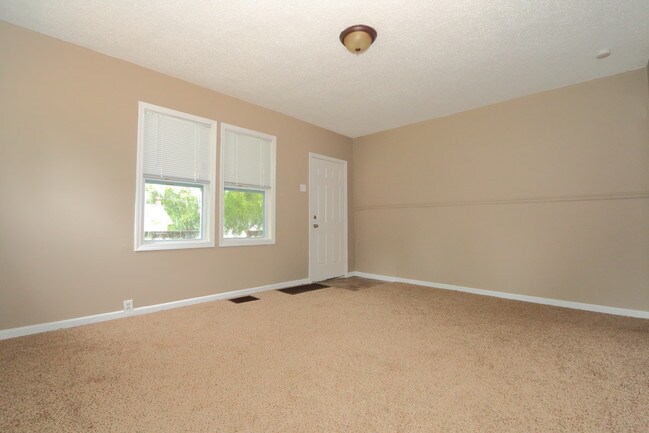 Building Photo - 2313 Elco