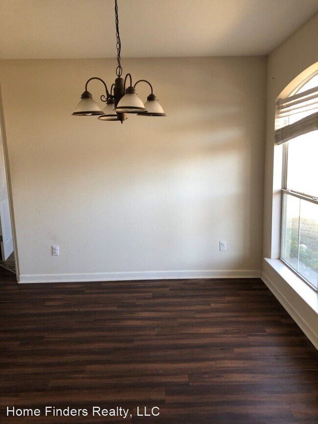 Building Photo - 3 br, 2 bath House - 5239 Hemingway Dr.