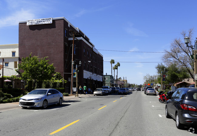 Foto del edificio - Front Street Plaza