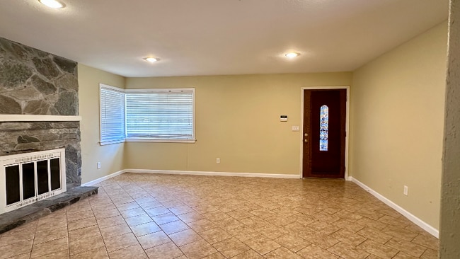 Building Photo - 8619 Cherbourg Way