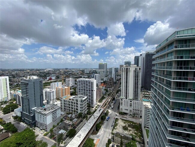 Foto del edificio - 79 SW 12th St
