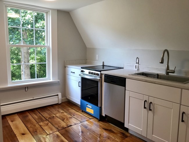 KITCHEN - 46 Hopkins Ln
