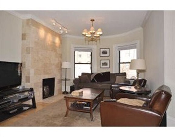 Foto principal - 612 Columbus Ave
