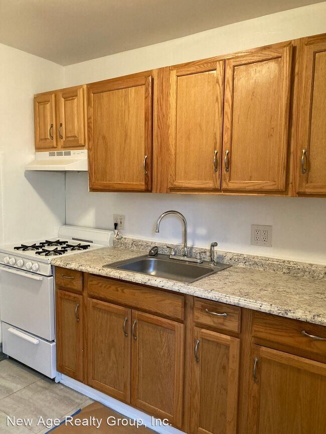 Building Photo - 2 br, 1 bath House - 4209 Wallace St