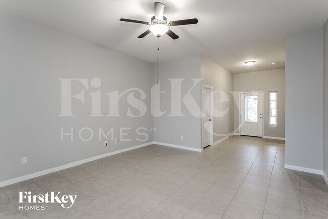 Foto del edificio - 21218 Opal Oak Dr