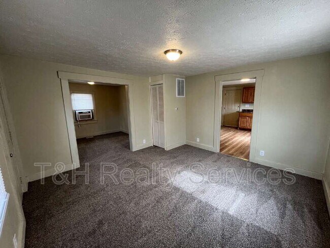 Foto del edificio - 1389 S Marion St