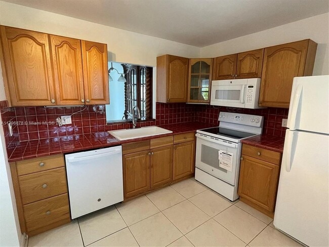 Building Photo - 3750 NE 169th St