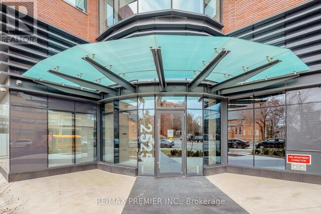 Building Photo - 2525-2525 Bathurst St