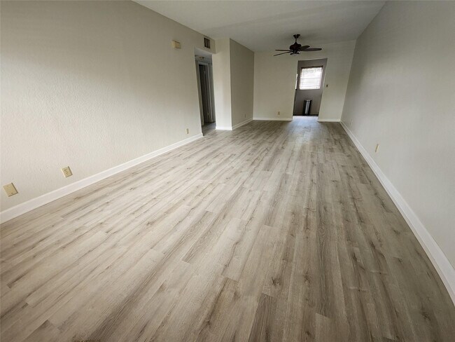 Foto del edificio - 2607 NE 8th Ave