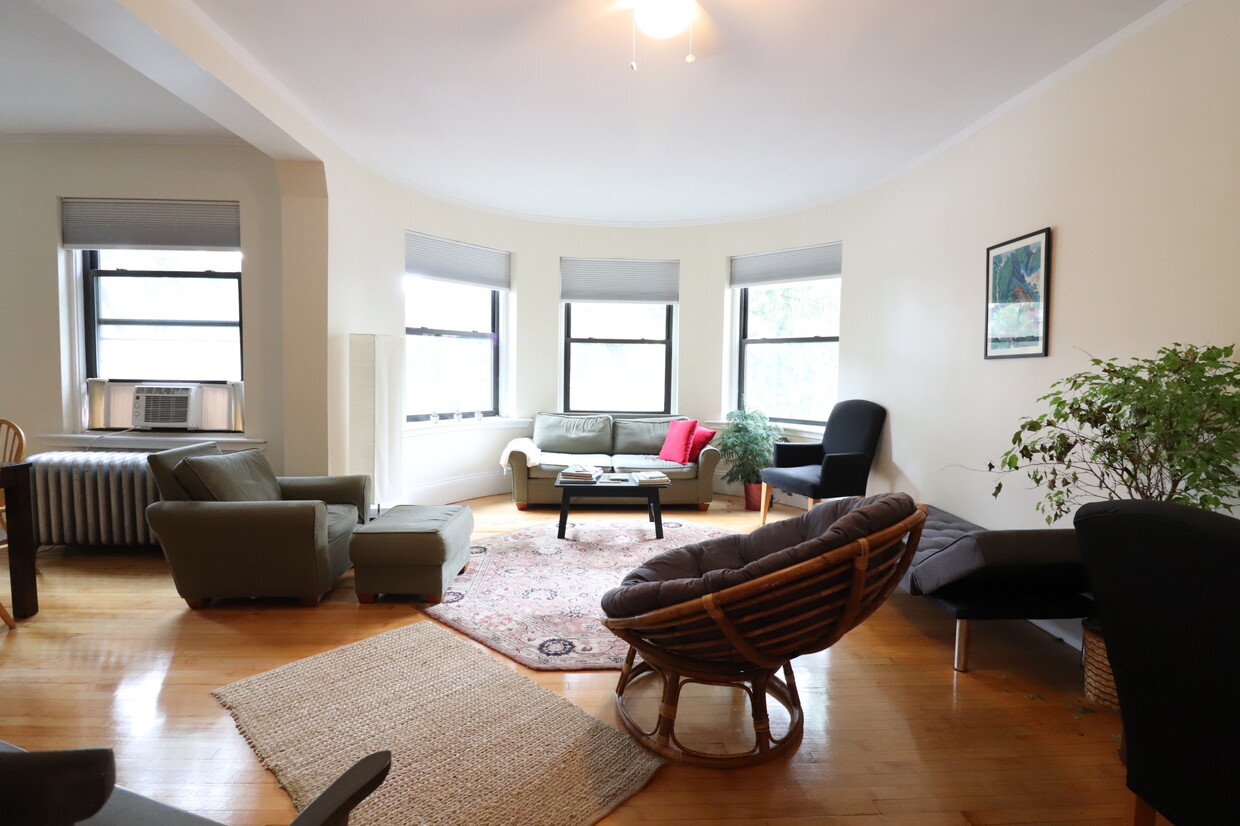 Foto principal - 1100 Beacon St