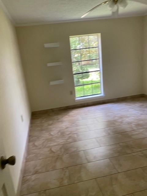 Foto del edificio - 16115 Woodlawn Acres Ave