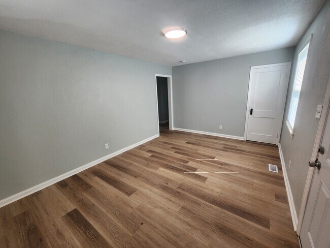 Foto del edificio - 2923 Denson Ave