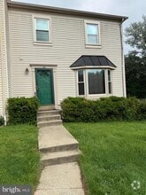 Building Photo - 91 Pontiac Way