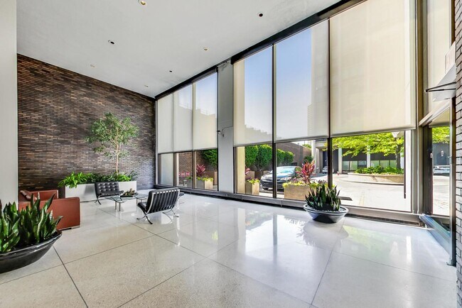 Foto del edificio - 5455 N Sheridan Rd