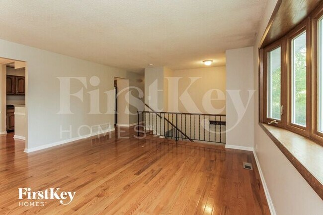 Building Photo - 325 Ramble Rd