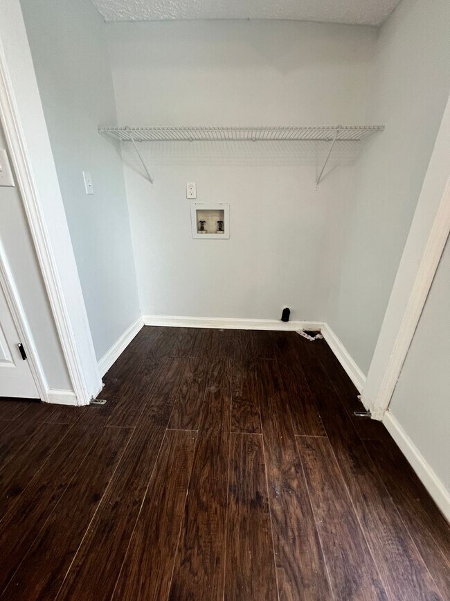 Foto del edificio - 3534-3534 Chesapeake Dr
