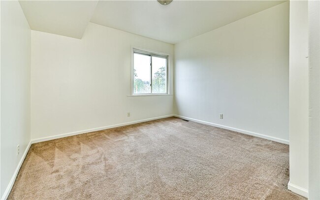 Building Photo - 764 Hazelwood Avenue