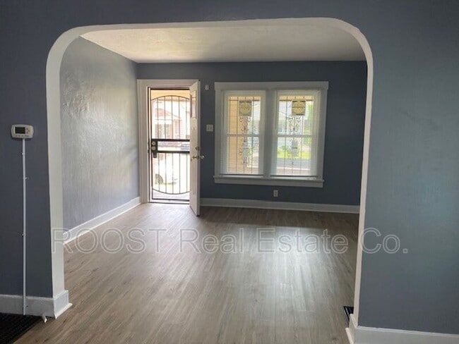 Building Photo - 609 Shoop Ave