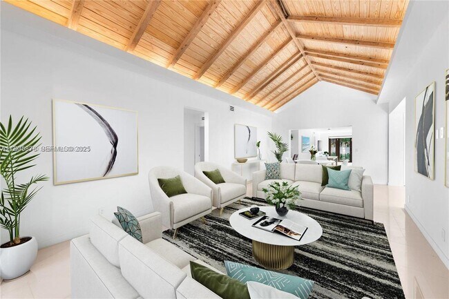 Foto del edificio - 120 NE 49th St