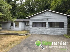 Building Photo - 10413 Glenwood Dr SW