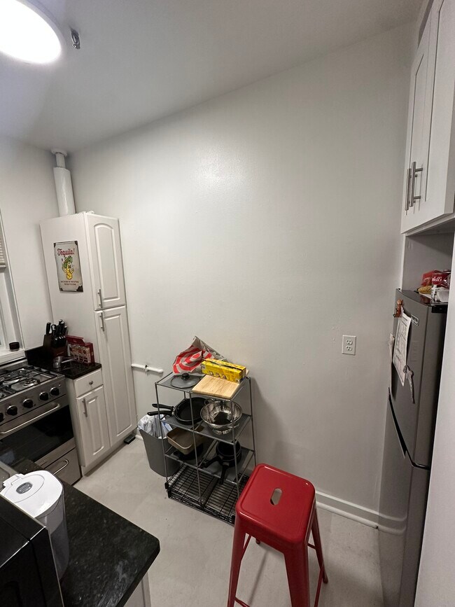 Building Photo - 89 Park Dr