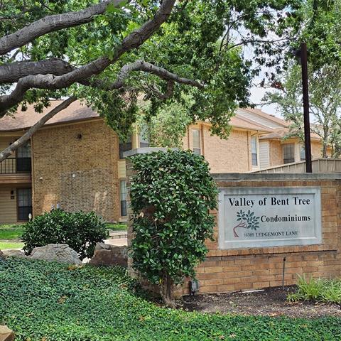 Photo - 16301 Ledgemont Ln Apartment