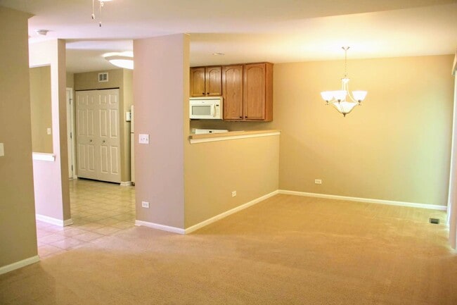 Building Photo - 32427 N Mackinac Ln