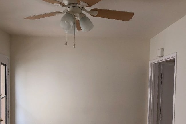 Building Photo - 811 4th St