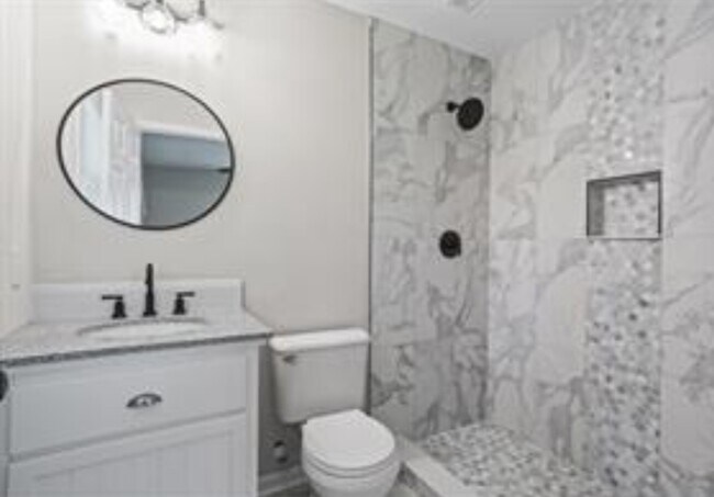 Foto del edificio - 2478 Graywall St