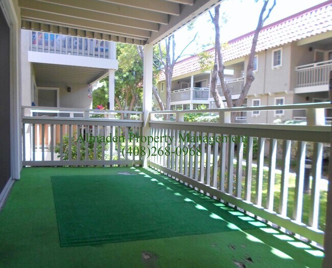 Foto del edificio - Condo in Great Location! Award Winning Schools!