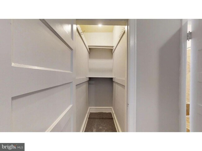Foto del edificio - 408 W 21st St