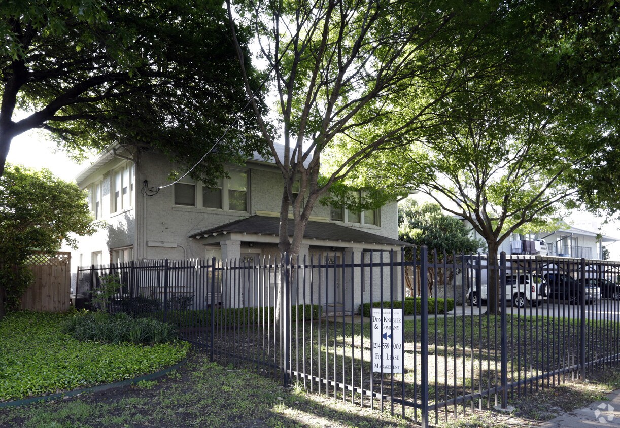 Building Photo - 4224-4230 Cole Ave