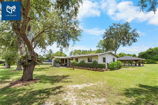 Foto del edificio - 23105 SW 122nd Ave