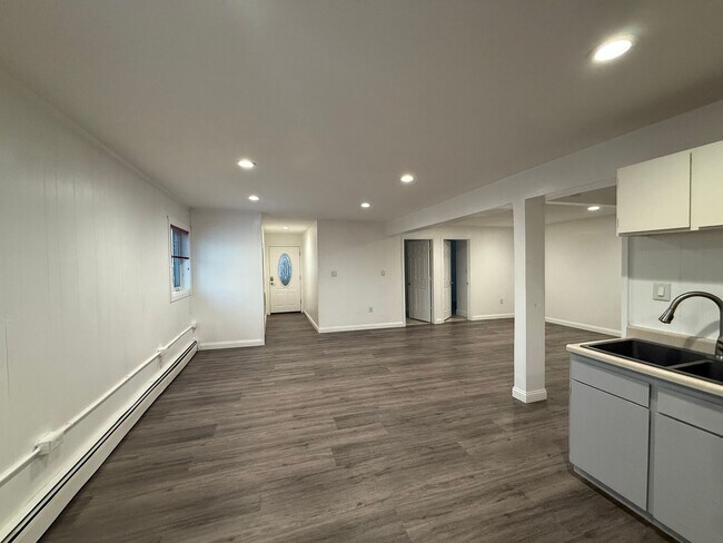 Foto del edificio - 1315 Ballaine Rd