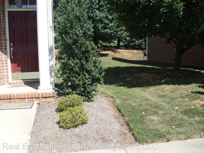 Building Photo - 1066 Somer Chase Ct