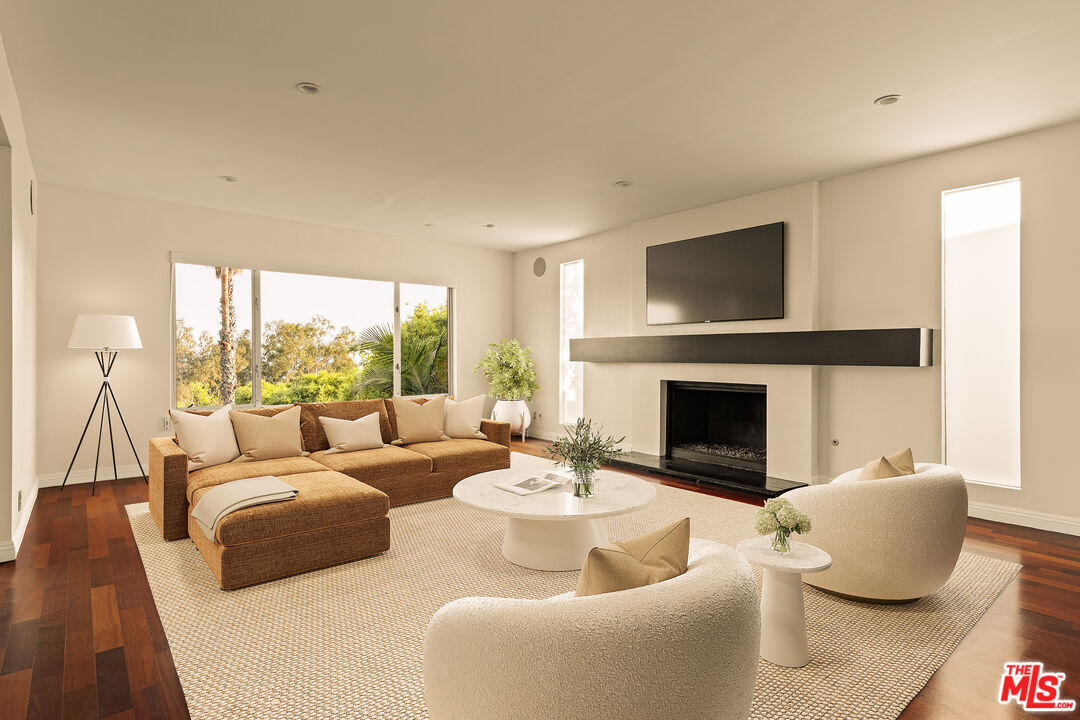 Primary Photo - 6350 Bryn Mawr Dr