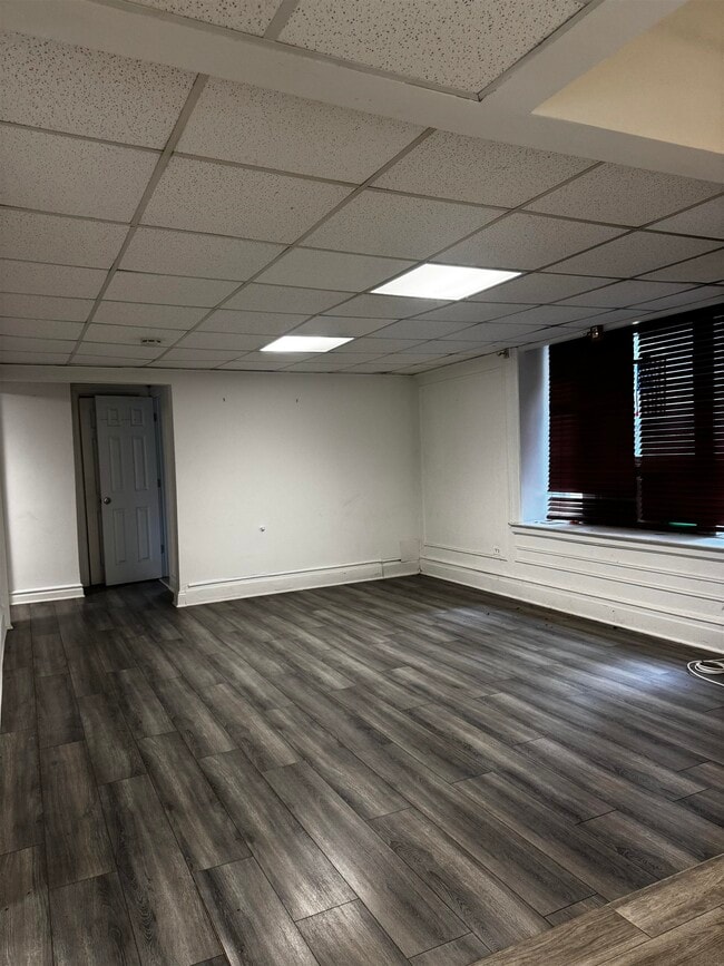 Building Photo - 250 BROAD Ave