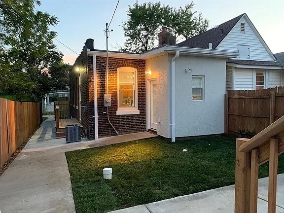 Back of House and Yard - 5219 Pattison Ave