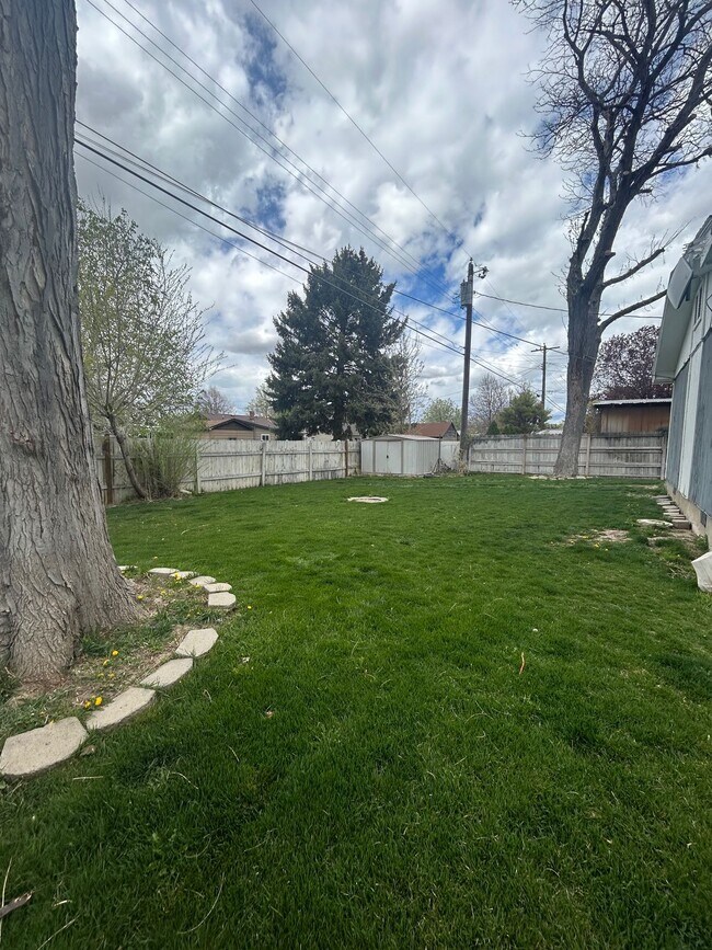 Foto del edificio - 547 Poole-2