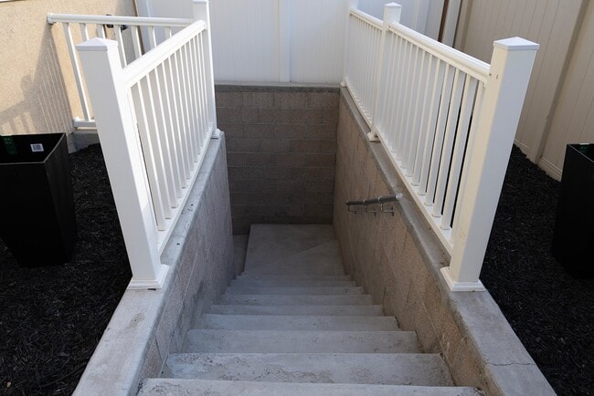 Building Photo - 1066 Searle Ln