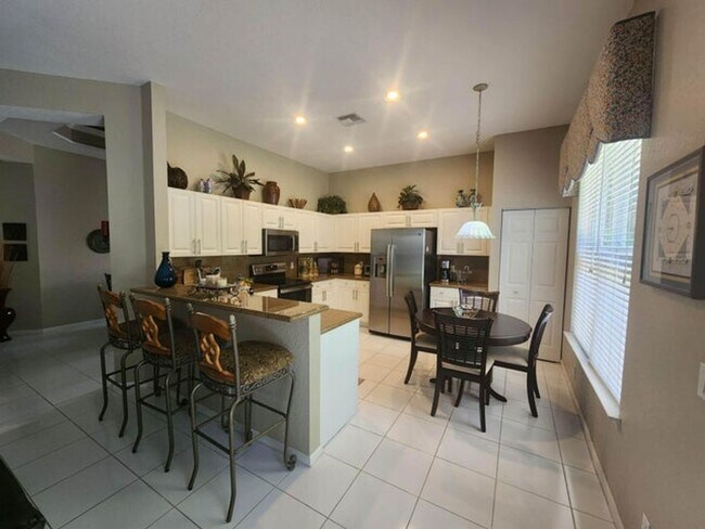 Foto del edificio - 7940 Rockford Rd