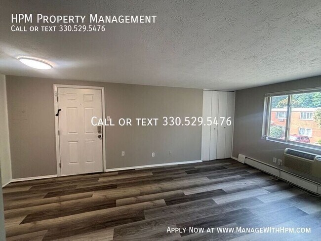 Foto del edificio - 20604 Lorain Rd